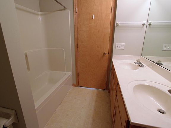 4th image of 5035 Garland Ln N