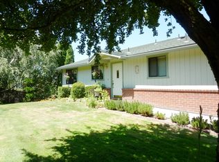 4401 Hillcrest Rd, Medford, OR 97504
