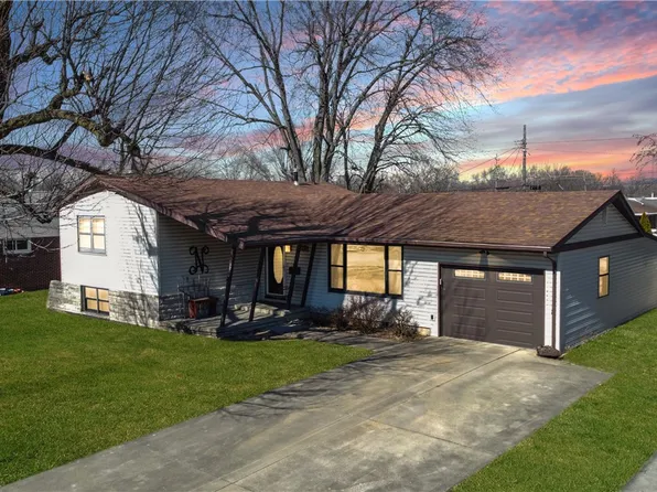 1200 Bell Ave, Mattoon, IL 61938