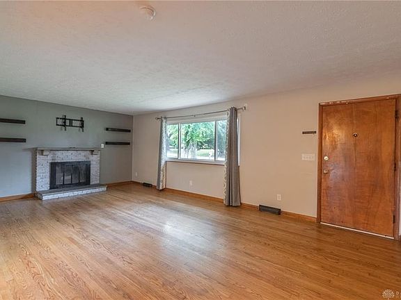 5th image of 3304 Fair Oaks Dr