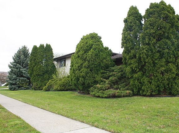 3rd image of 19924 Crescent Ave