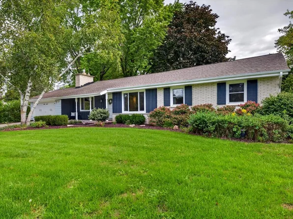 2550 N Springdale ROAD, Brookfield, WI 53045