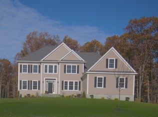 52 Kingsbury Dr, Medway, MA 01746