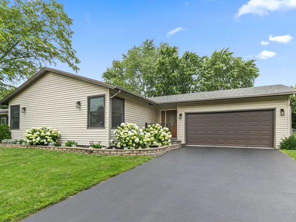 588 Arthur Dr, Cary, IL 60013