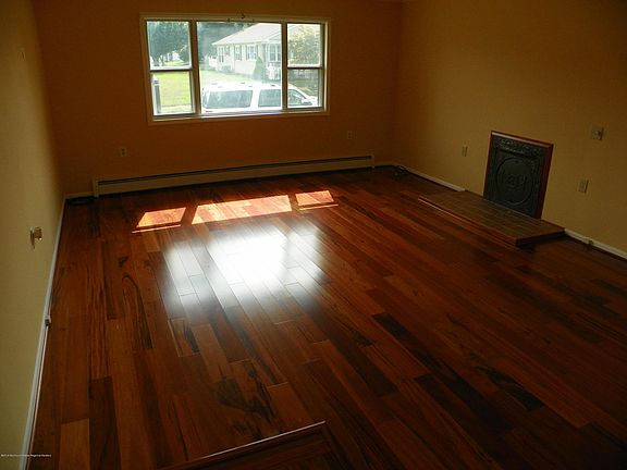 5th image of 174 Torrey Pines Dr