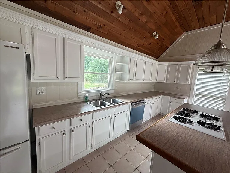 1526 Lost Mountain Rd — Photo 10