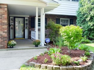 1247 Hillview Rd, Homewood, IL 60430