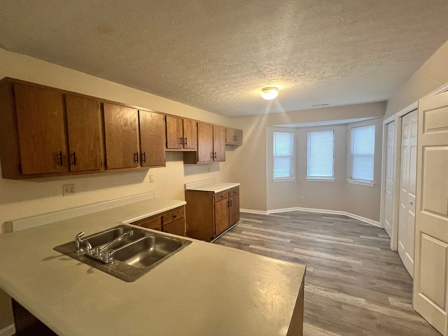 Highview — Photo 2