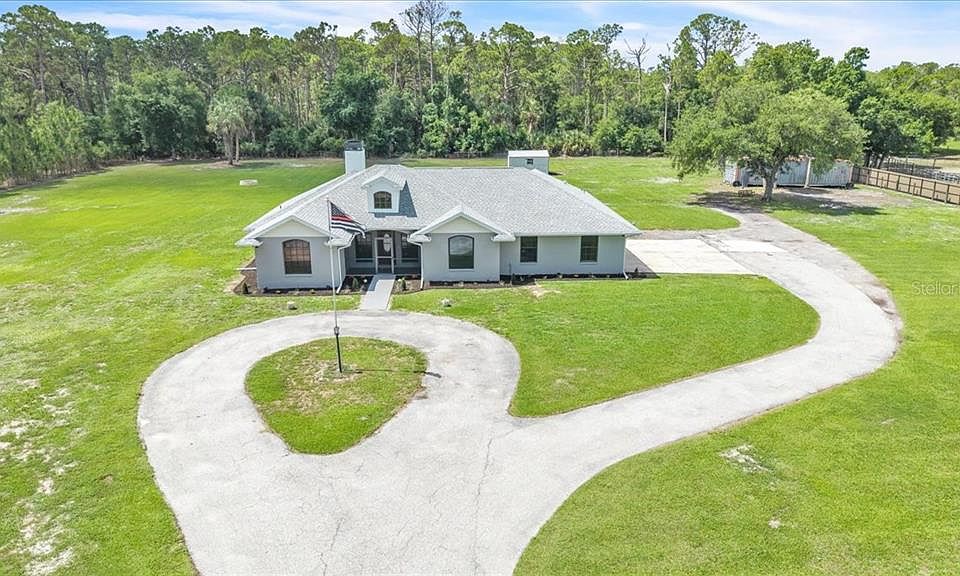 1st image of 1383 TROPICAIRE BOULEVARD