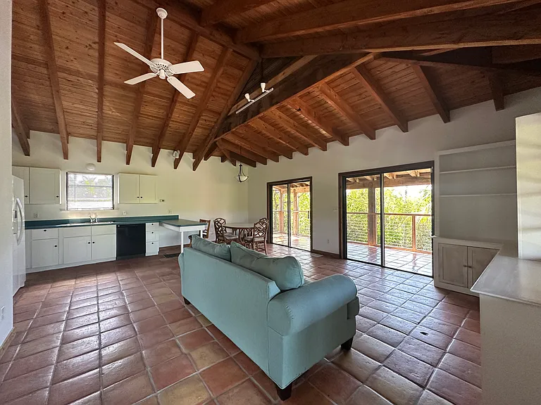 529 W Shore Dr — Photo 4