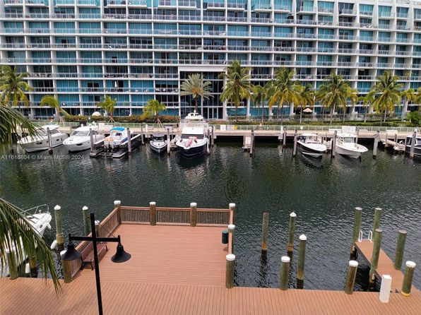 3001 NE 185th St APT 311