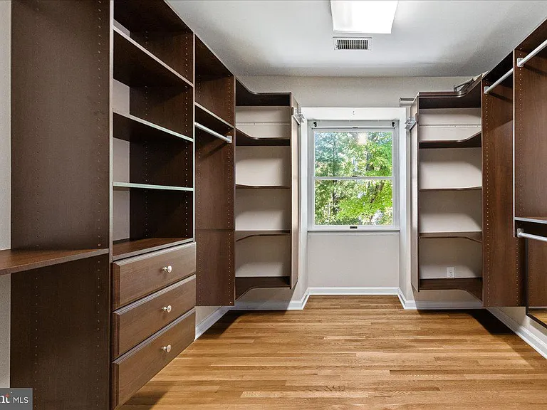 38 Robert Rd — Photo 16