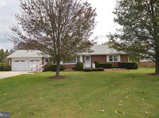 13 Berne Rd, Hamburg, PA 19526