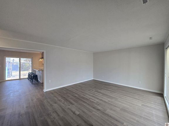 4th image of 5940 Merrydale Dr