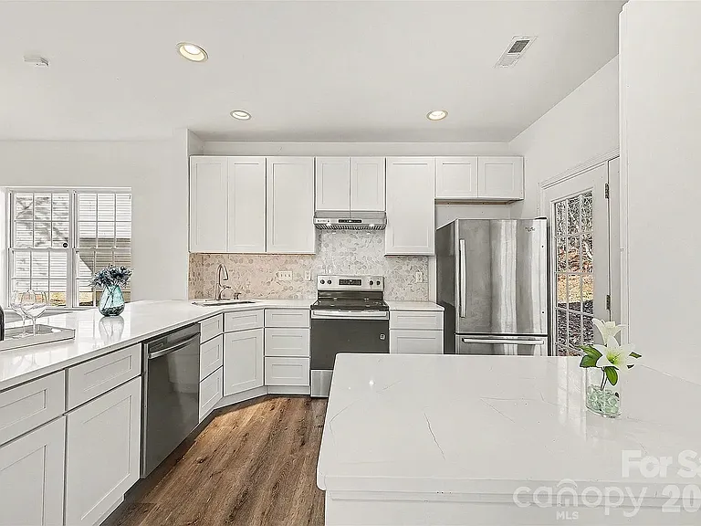 12010 Royal Castle Ct — Photo 5