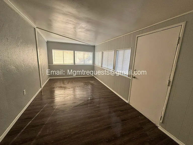 320 E 11th St #1/2 — Photo 13