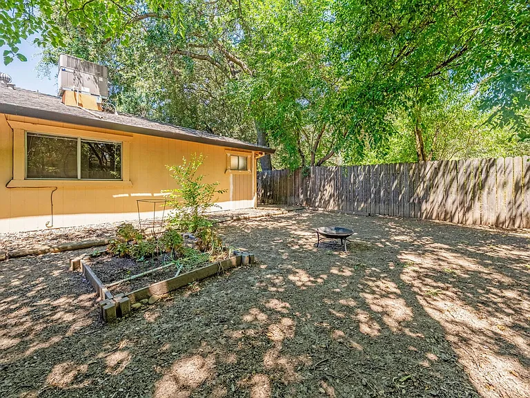 4830 Suncrest Way — Photo 33