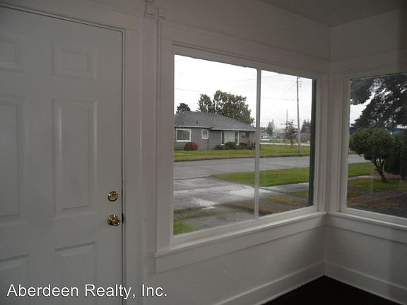 2nd image of 206 Ontario St