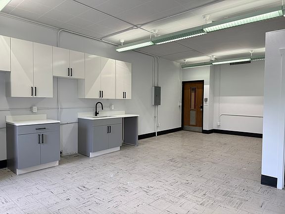2nd image of 300 S 11th St #11402636