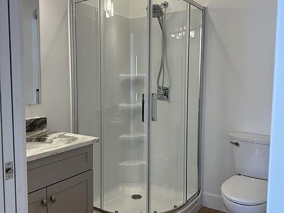 4th image of 1182 Queen St #28