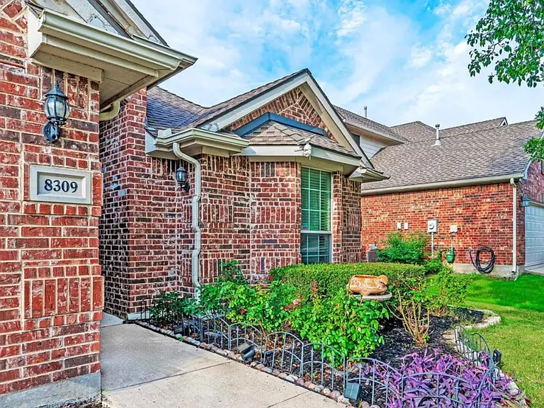 8309 Green Ash Dr — Photo 28