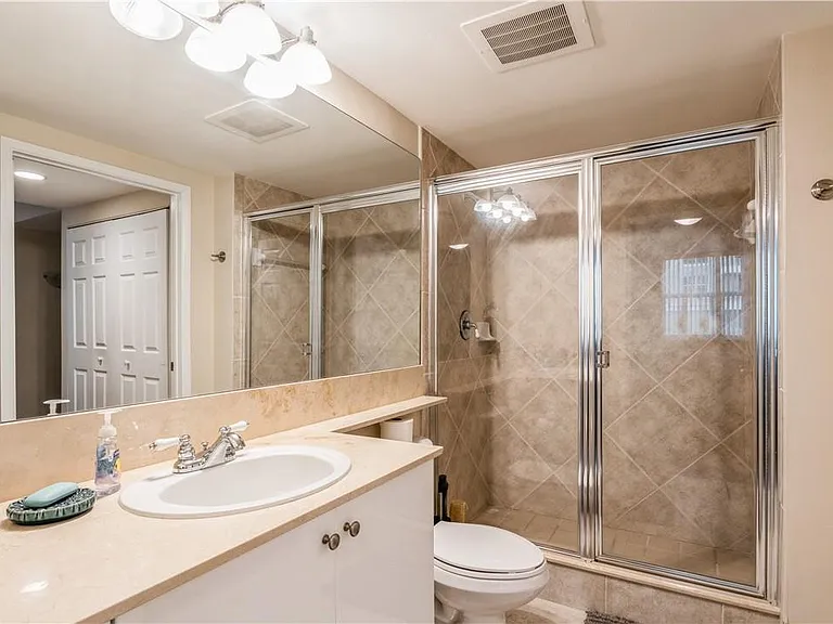 625 Casa Loma Blvd #705 — Photo 10