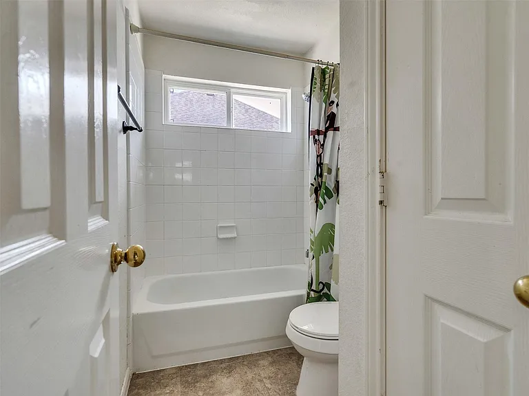 3902 Breaux Bridge Ln — Photo 41