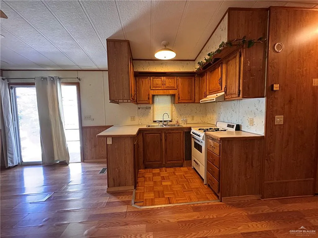 1 bed, 1.0 bath, 408 sqft, $700 — Photo 4