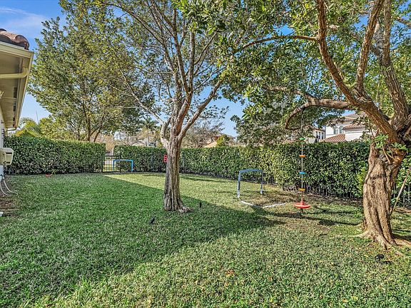 4th image of 11715 NW 82nd Court
