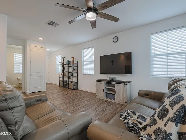 5514 S Dillon Cir — Photo 8