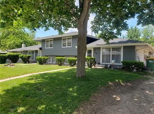 1106 W 1st Ave, Indianola, IA 50125