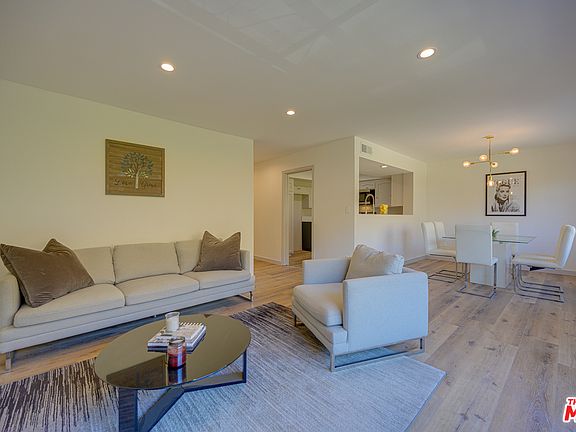 5th image of 6744 Hillpark Dr APT 406