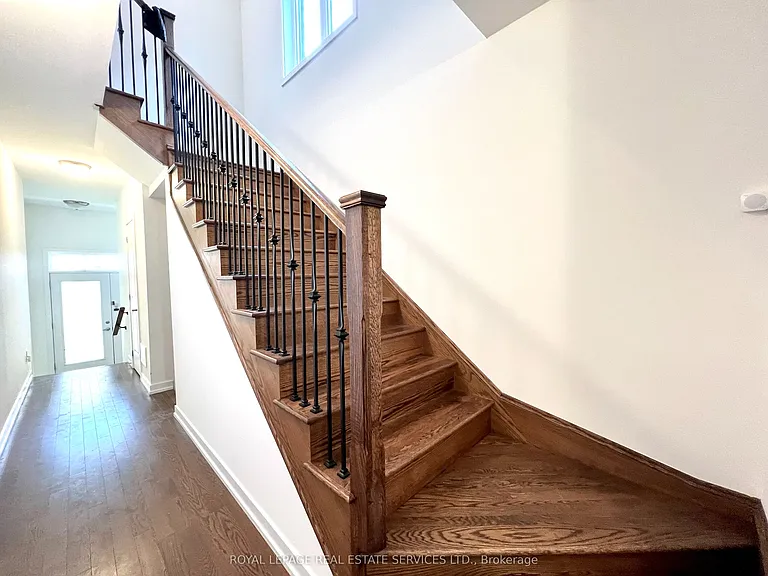 44 Hewison Ave — Photo 4