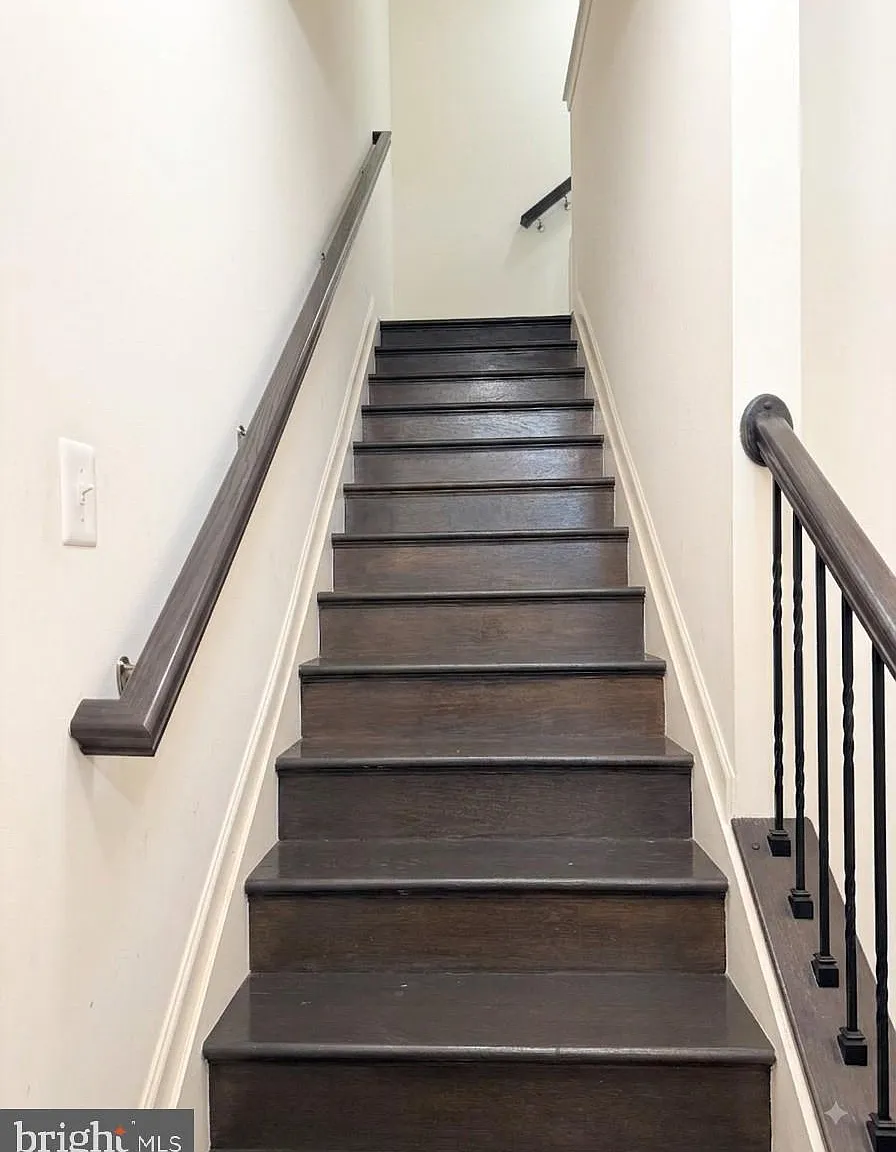 4 bed, 3.5 bath, 2200 sqft, $3,600 — Photo 3