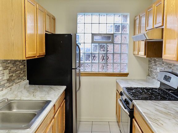 2nd image of 4354 S Drexel Blvd #A