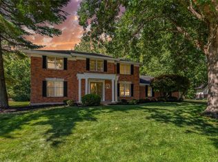 1755 Lochcrest Dr, Chesterfield, MO 63017