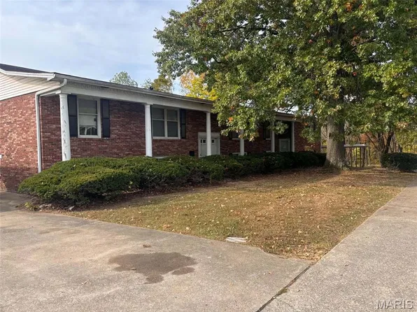 1908 Colonial Ln, Cape Girardeau, MO 63701