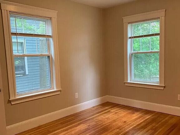 3rd image of 23 Moraine St