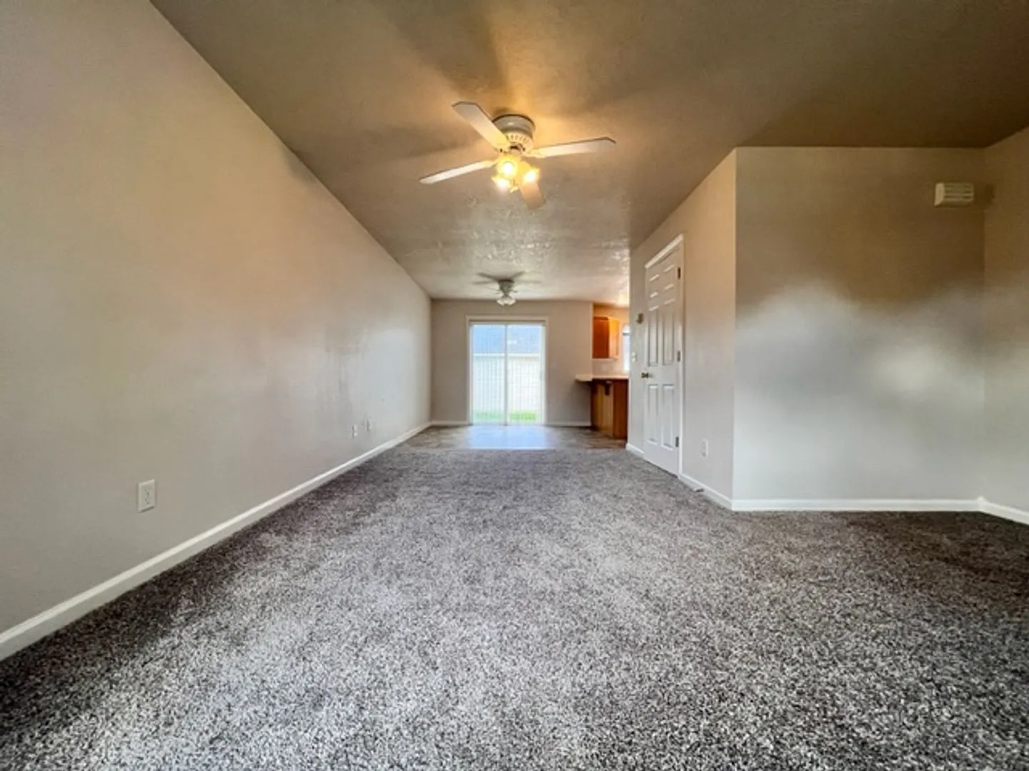 Madison - 3016 — Photo 2