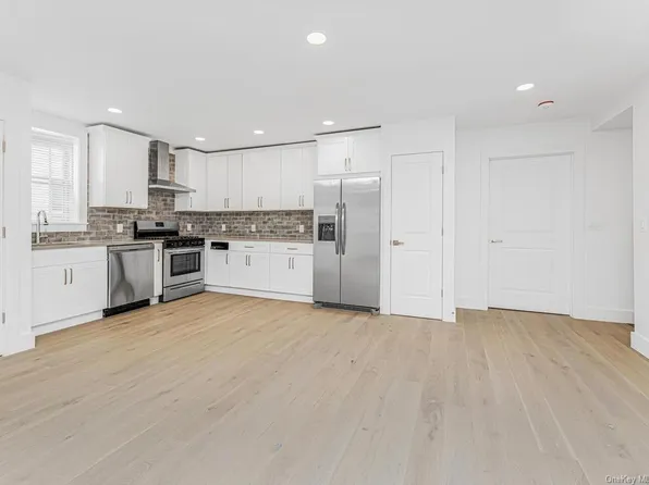 6140 Delafield Avenue image 2 of 36