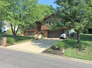 54 Oxford Dr, Washington, MO 63090