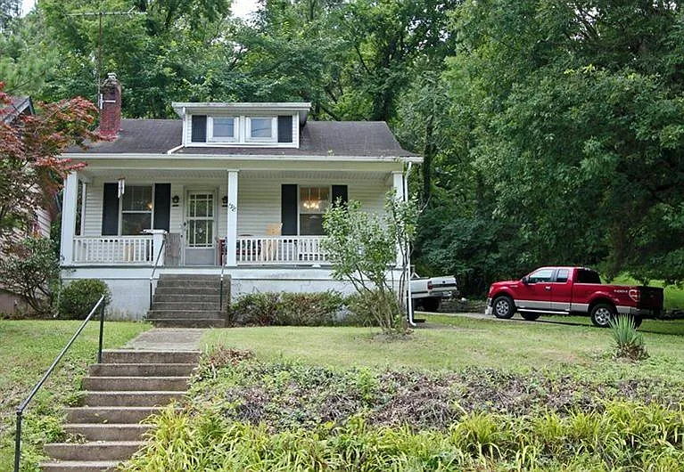 1318 Waterworks Rd photo 1