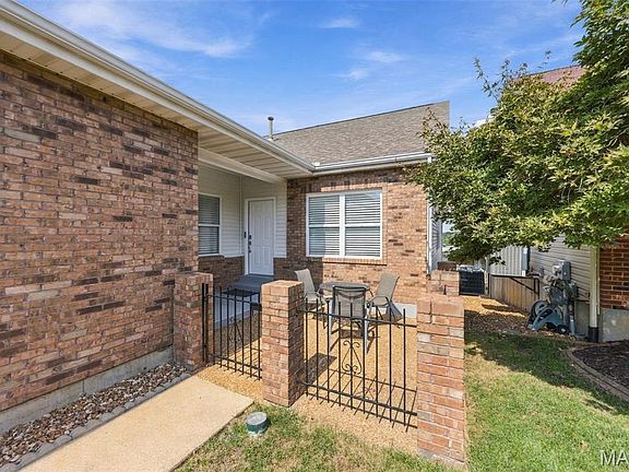 2nd image of 313 Holloway Ridge Ct