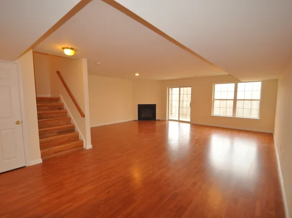 302 Lexington Blvd, Bethel, CT 06801