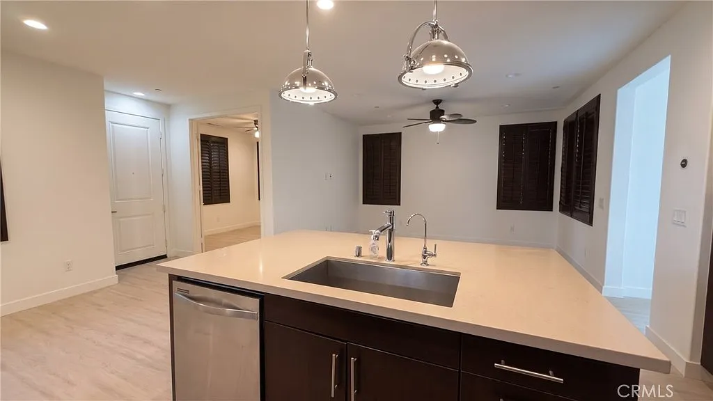 3 bed, 2.5 bath, 1749 sqft, $4,000 — Photo 3