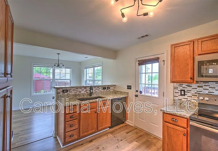 8 Emmaline St — Photo 9