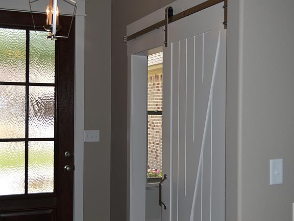 3rd image of 4907 Kennedy Pl