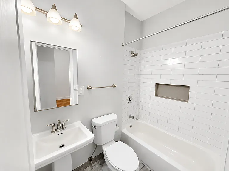 447 Evergreen Ave #1A — Photo 5