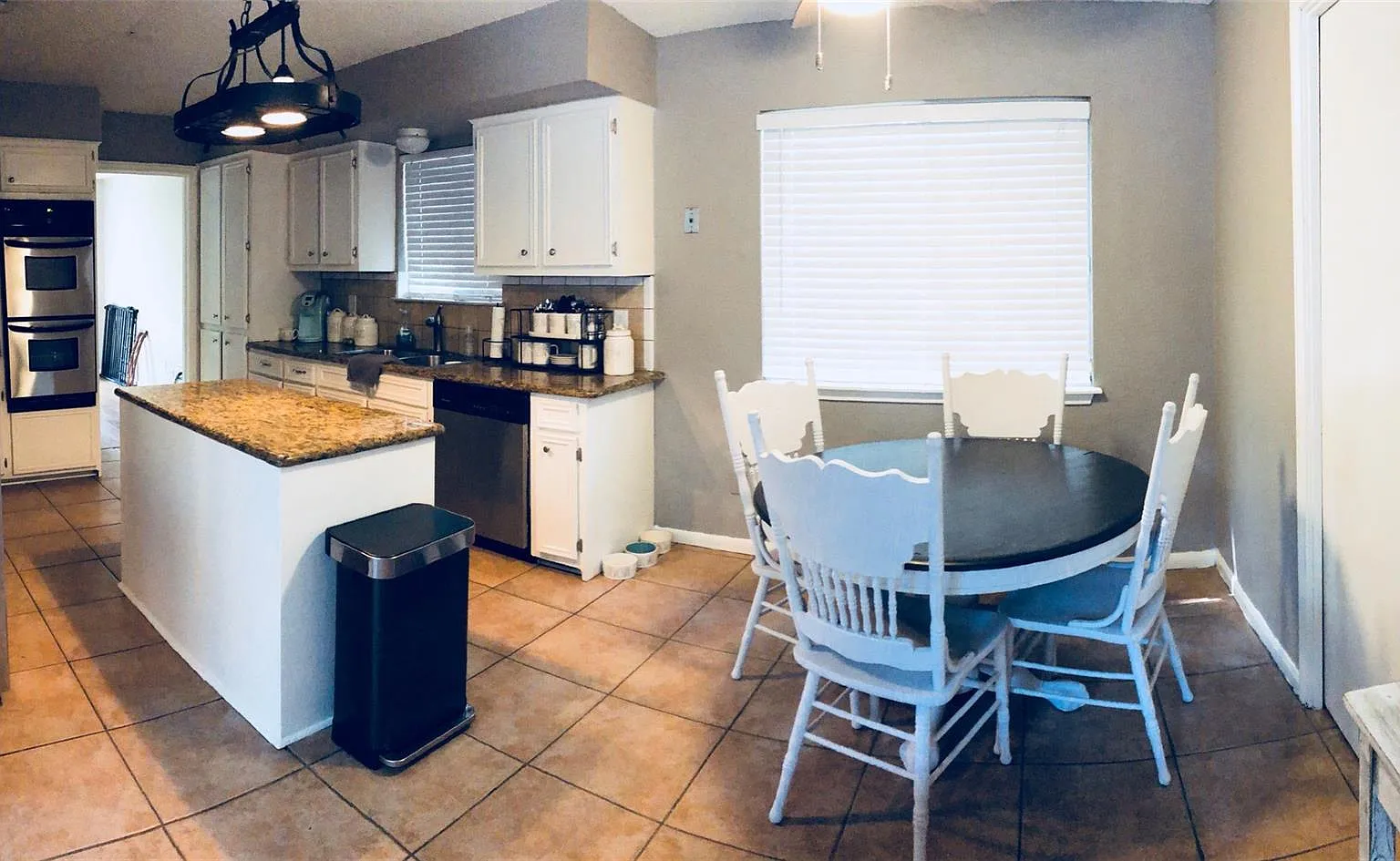 4 bed, 2.0 bath, 2019 sqft, $2,000 — Photo 2
