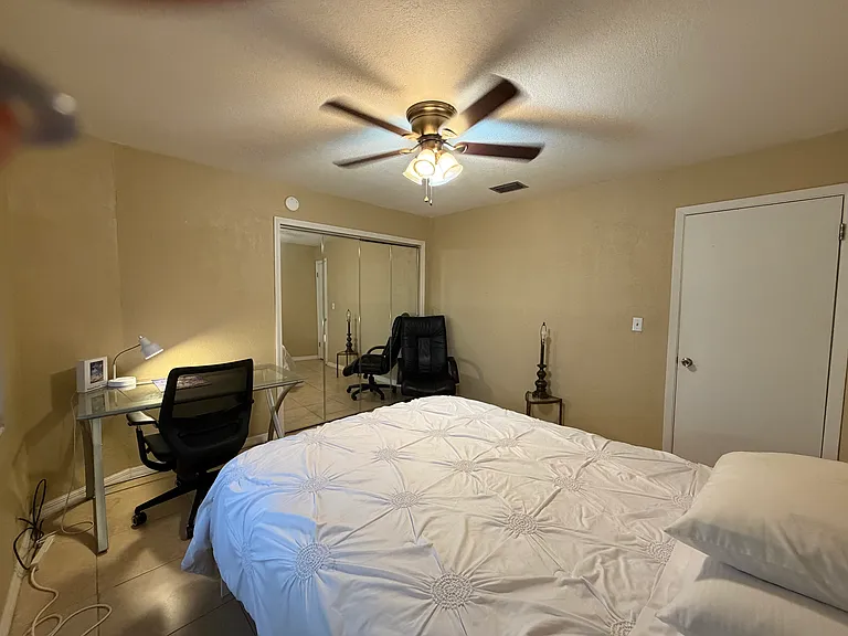 400 Auburn Dr #8 — Photo 4
